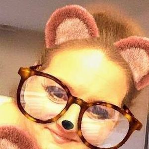 Meet your Posher, Christal